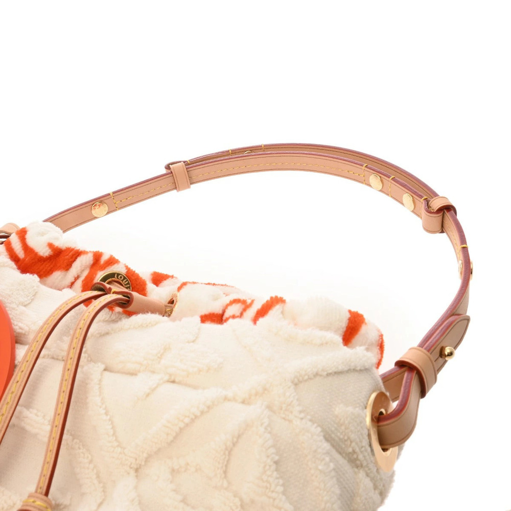 LOUIS VUITTON LV Vacation by the Pool Bucket Tote Bag Beige - Picture 4 of 10